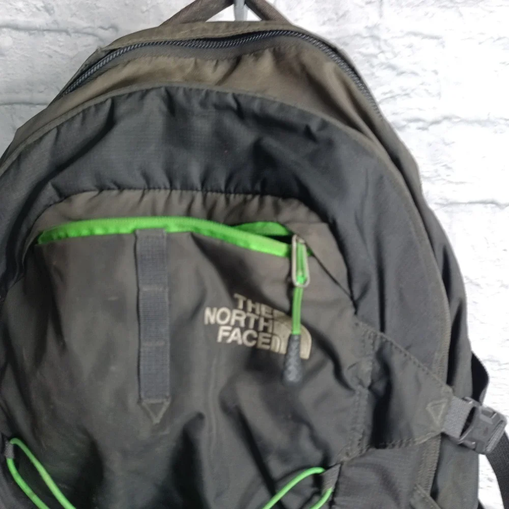 The North Face Borealis Backpack Grey Green Hiking Commuter Bag s9
